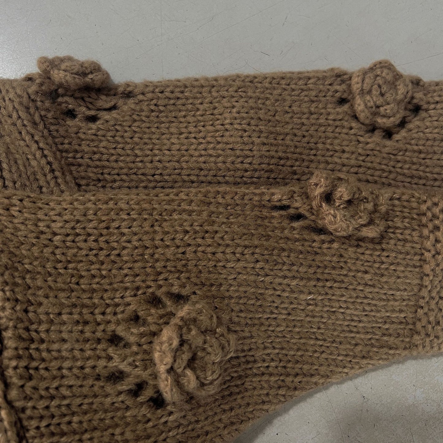 やさしく包み込むヴィンテージ風 女の子カーディガン 花柄ニット コットン長袖 90–130cm