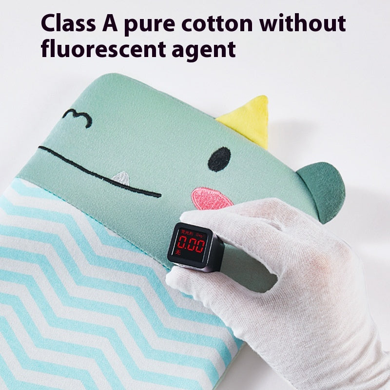 ヘッドシェーピングベビーピロー コットン生地の安心感を示すイメージ（絶壁防止枕）
