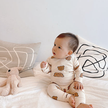ふんわりコットンで朝まで快適 ベビー長袖パジャマ上下セット くま柄アニメプリント アプリコットコーヒー 66–100cm