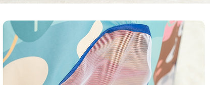 通気性を確保するメッシュ窓のクローズアップ写真
