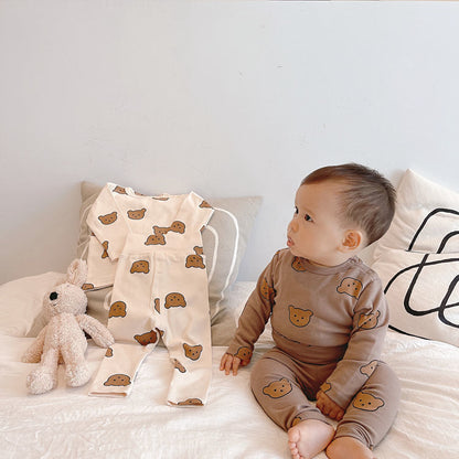 ふんわりコットンで朝まで快適 ベビー長袖パジャマ上下セット くま柄アニメプリント アプリコットコーヒー 66–100cm