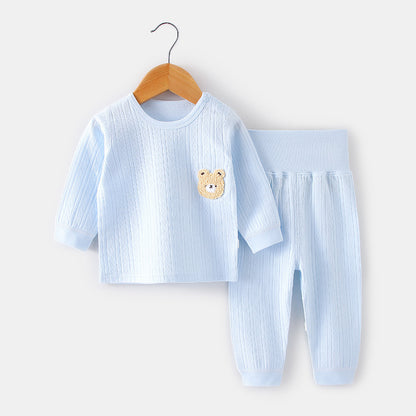 長袖トップスの形とサイズ感が分かるベビーインナートップスの画像
