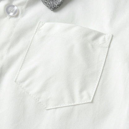 グレーのシャツベストパンツハットセット
