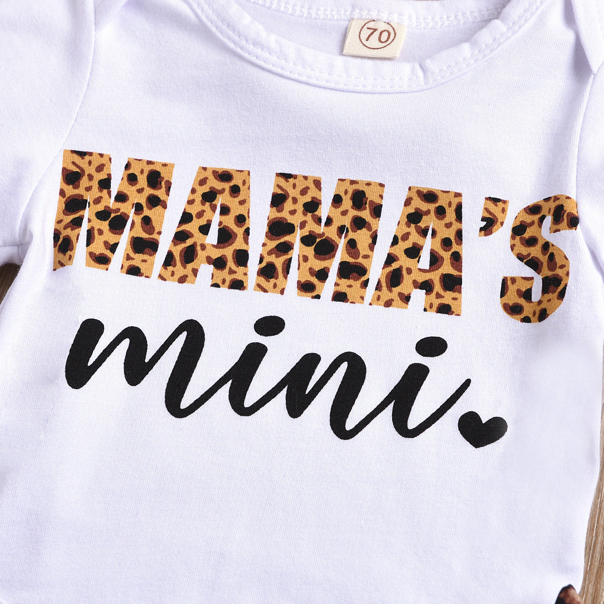 ママとリンク気分でおしゃれに決まる 女の子ベビー半袖ロンパース＆レオパード柄パンツ3点セット 英字プリント コットン素材 70~100cm
