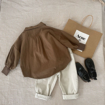 テーパードパンツのシルエット詳細
