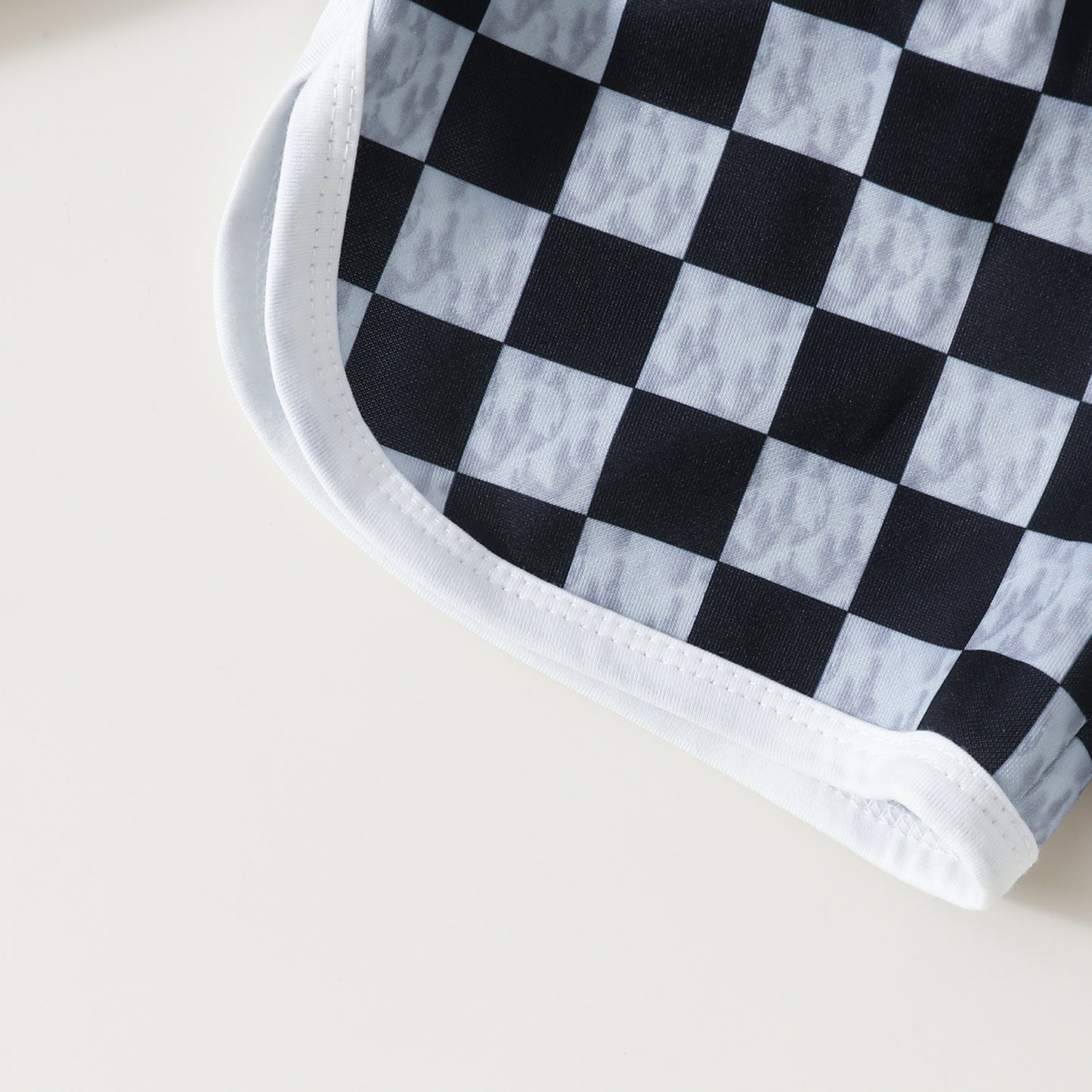 さらりと快適に決まる 男の子上下セット タンクトップ風レタープリントトップス＆チェック柄ショートパンツ ポリエステル 0-6ヶ月〜2-3歳