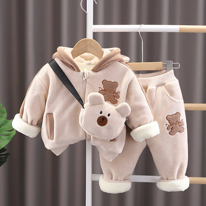 コットン素材とボア裏地を使用したキッズ冬アウター
