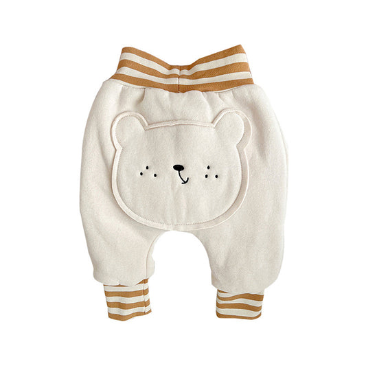 前面にくまフェイスの立体モチーフが付いた裏フリースベビーパンツの正面画像
