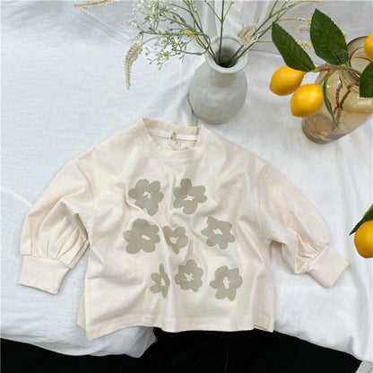 柔らかい綿素材の長袖トレーナー
