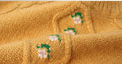 秋冬にぴったりの暖かいガールズセーター
