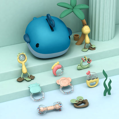 歯固めラトルを整列して見せたセットイメージ くじら収納ケースと一緒に確認できる
