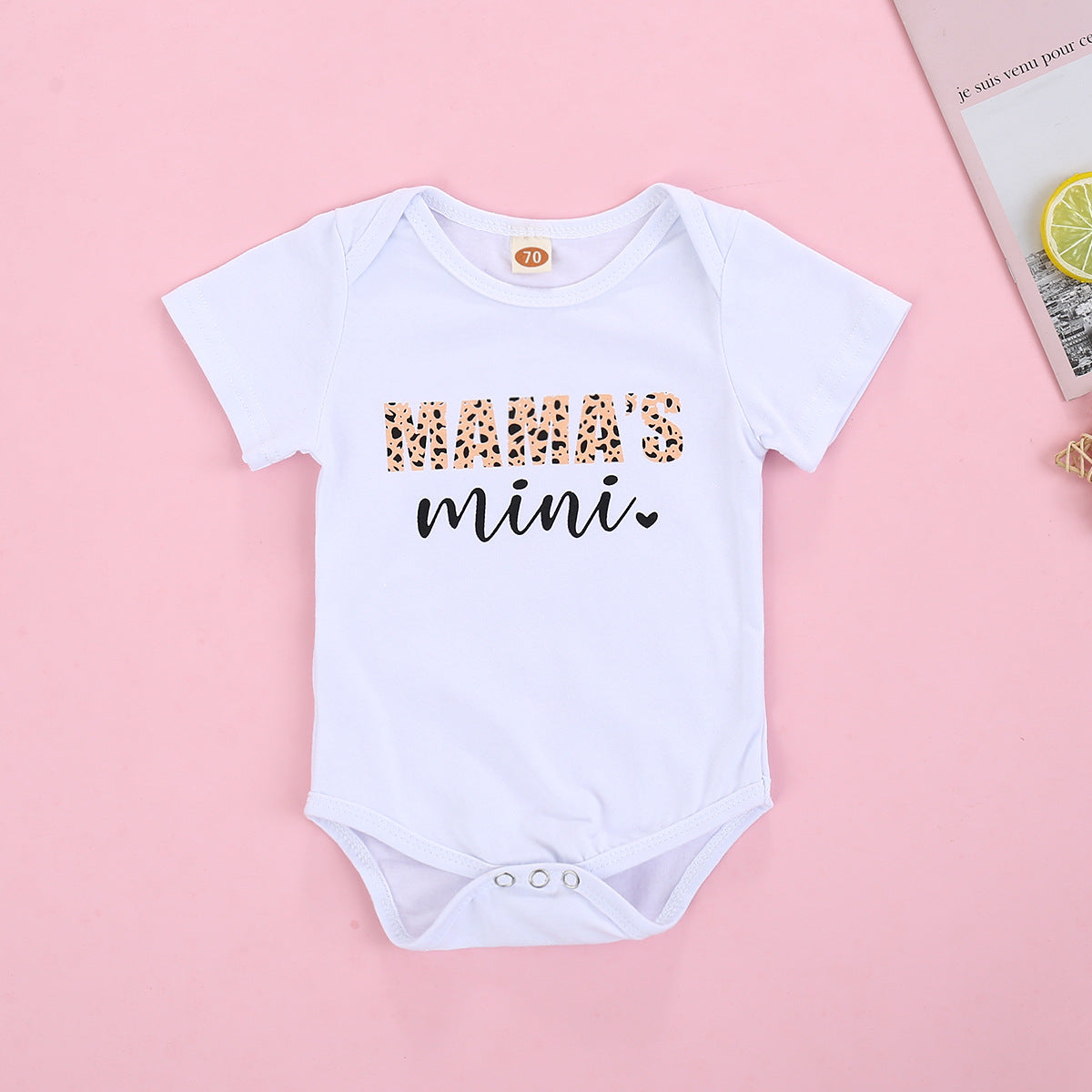 きゅんと映えるリンクコーデが完成する 女の子半袖ロンパース＆レオパード柄ロングパンツ＆ヘアバンド3点セット レタープリント コットン 70~100cm