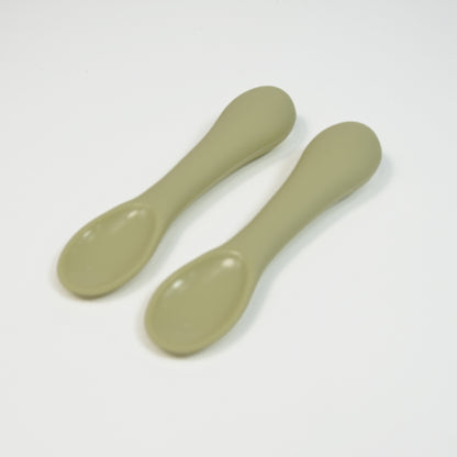 電子レンジ対応のベビー用食器セット
