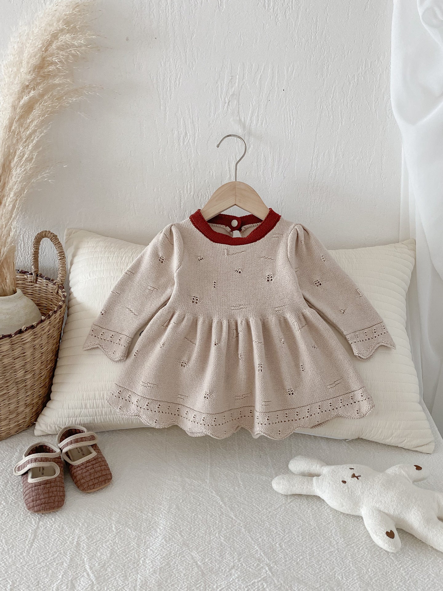 柔らかいコットンニット素材の子供用ドレス
