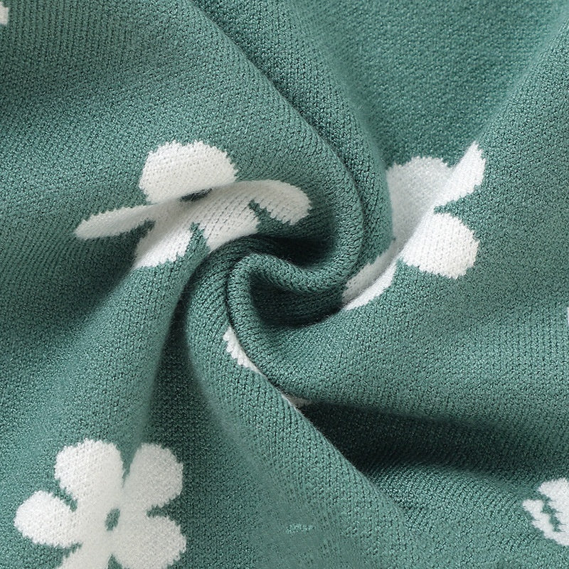 ニット素材の長袖ベビーロンパース ディテール
