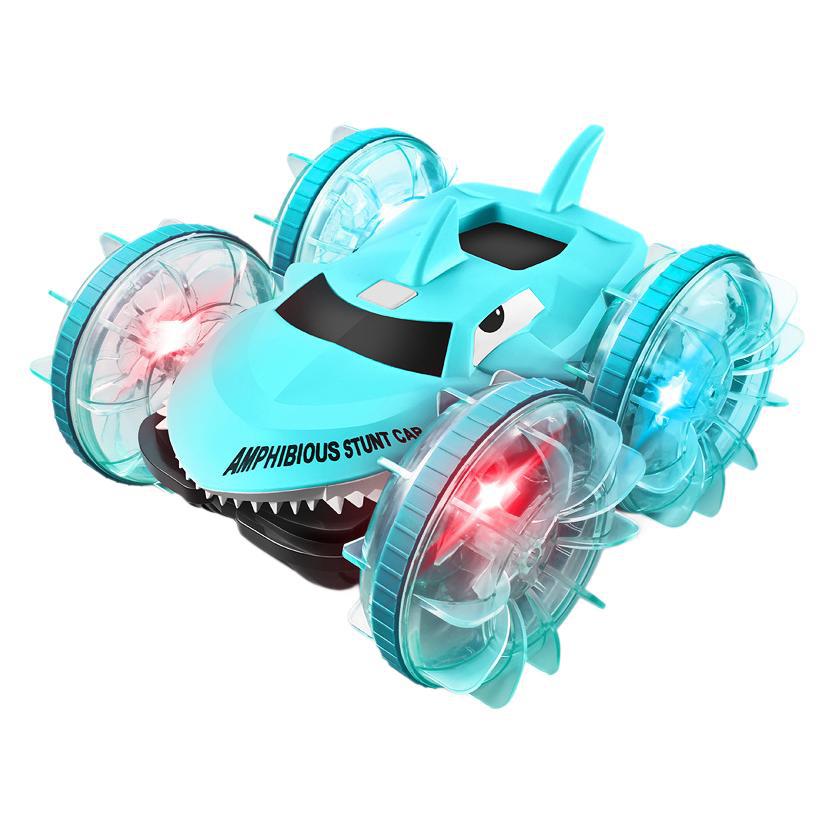 ブルーのボディと透明ホイールが光るシャークスタントカーのクローズアップ
