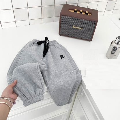 秋冬コーデに合うシンプルな韓国風デザイン
