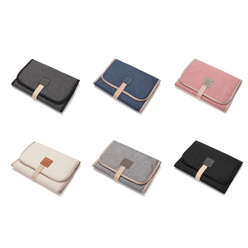 カラー展開がわかる携帯おむつ替えシート一覧（おむつ替えシート）
