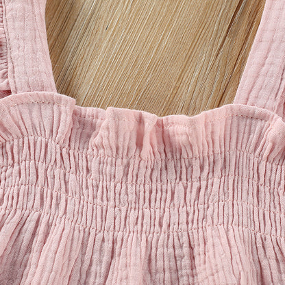 身頃シャーリングのディテールが見えるキャミトップ ピンク
