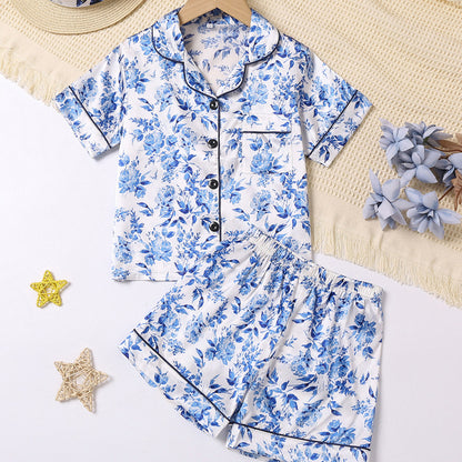 おうち時間が上品に整う 子ども半袖パジャマ上下セット ブルーフラワープリント 開襟カーディガン サテン 130cm