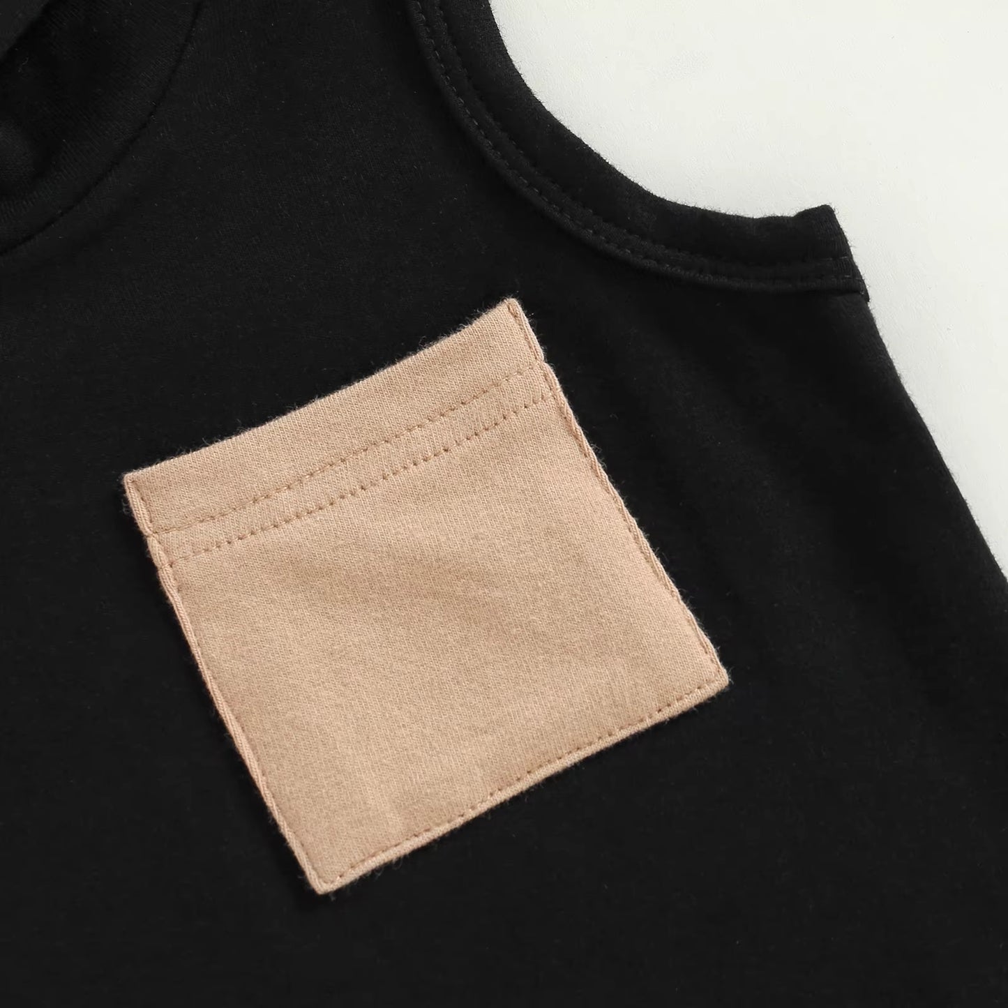 動きやすさとクール感を両立する 男の子フード付きノースリーブベスト＆迷彩ショートパンツ セットアップ コットンニット 70~110cm