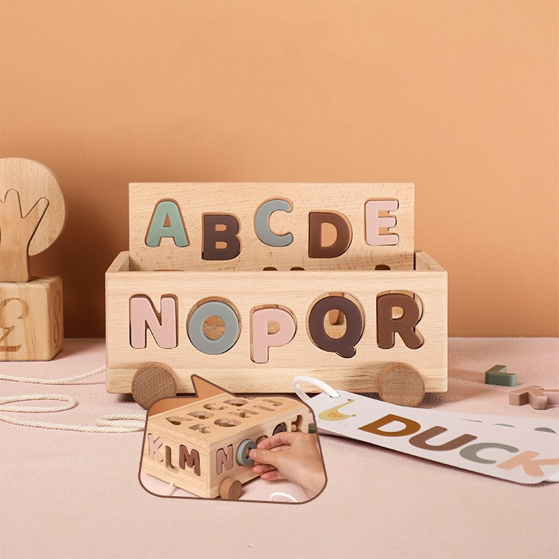 木製アルファベットレターカー 文字ブロック付き全体イメージ ABCDEとNOPQRの積み上げ
