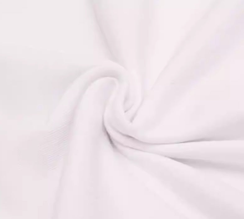 柔らかいコットン素材の伸縮性がわかる接写写真
