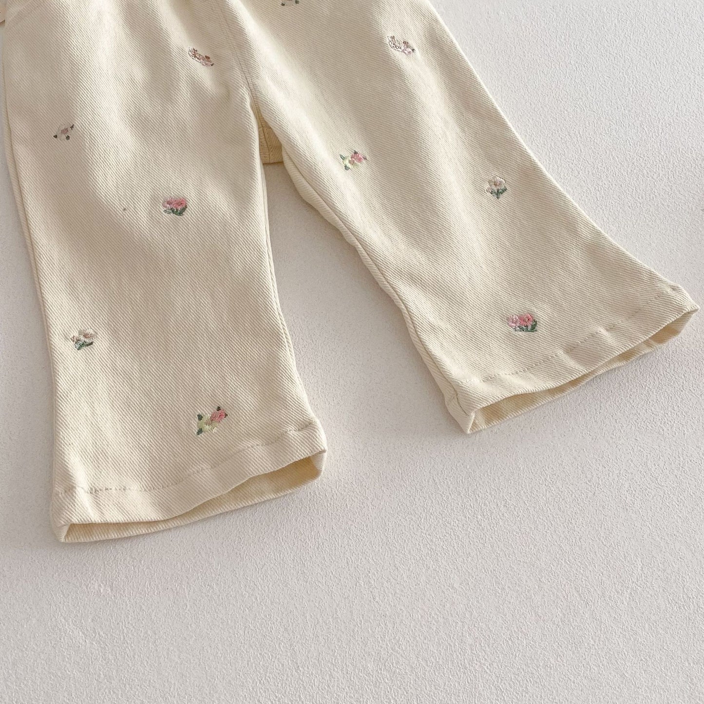 花柄フリルデザインの質感アップ
