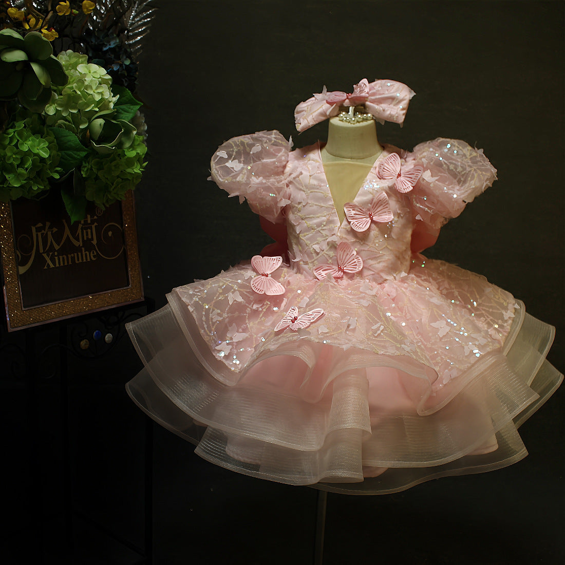 花柄レースとチュールのピンクプリンセスドレス正面
