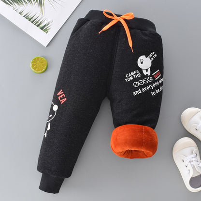 トレンド感ある韓国風キッズパンツ
