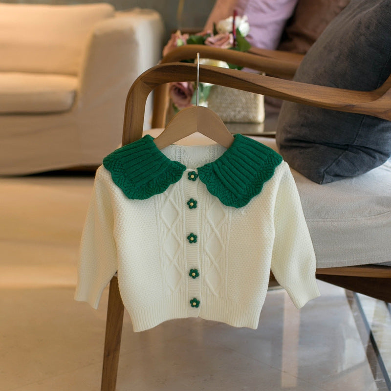 フォト撮影にぴったりな花刺繍ベビーウェア
