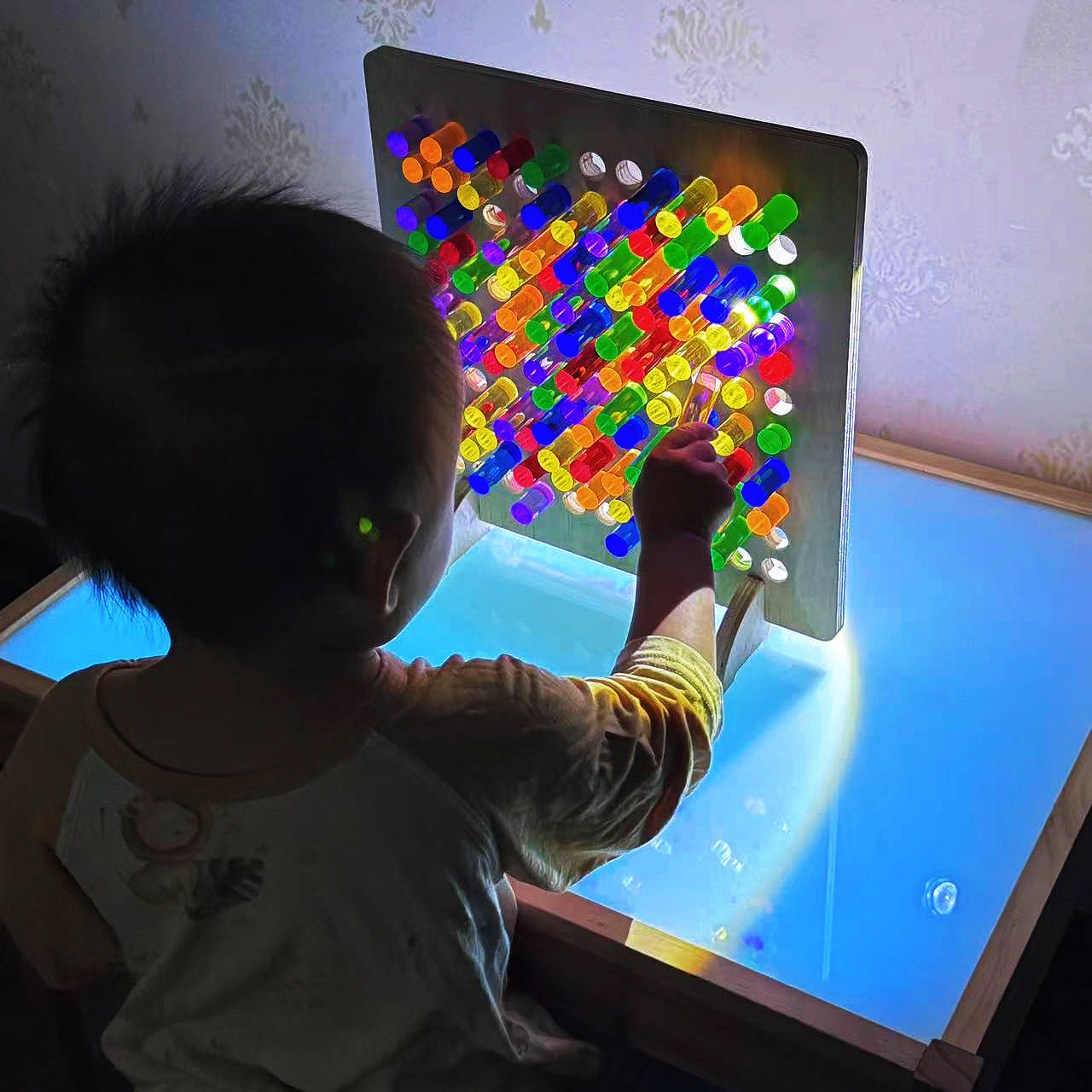 ピクセルアート模様を作る教育玩具
