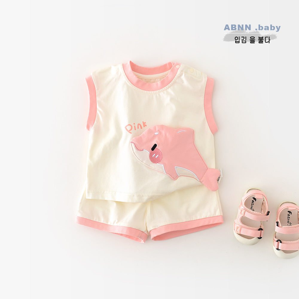 さらっと涼しく夏のごきげんコーデが完成する 子どもシャークデザインノースリーブセットアップ ショートパンツ付き コットン混 73〜100cm