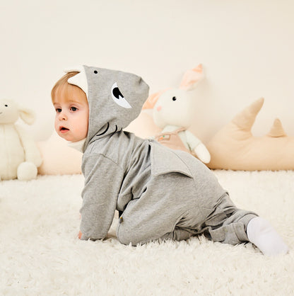 グレーカラーのロンパース全体写真
