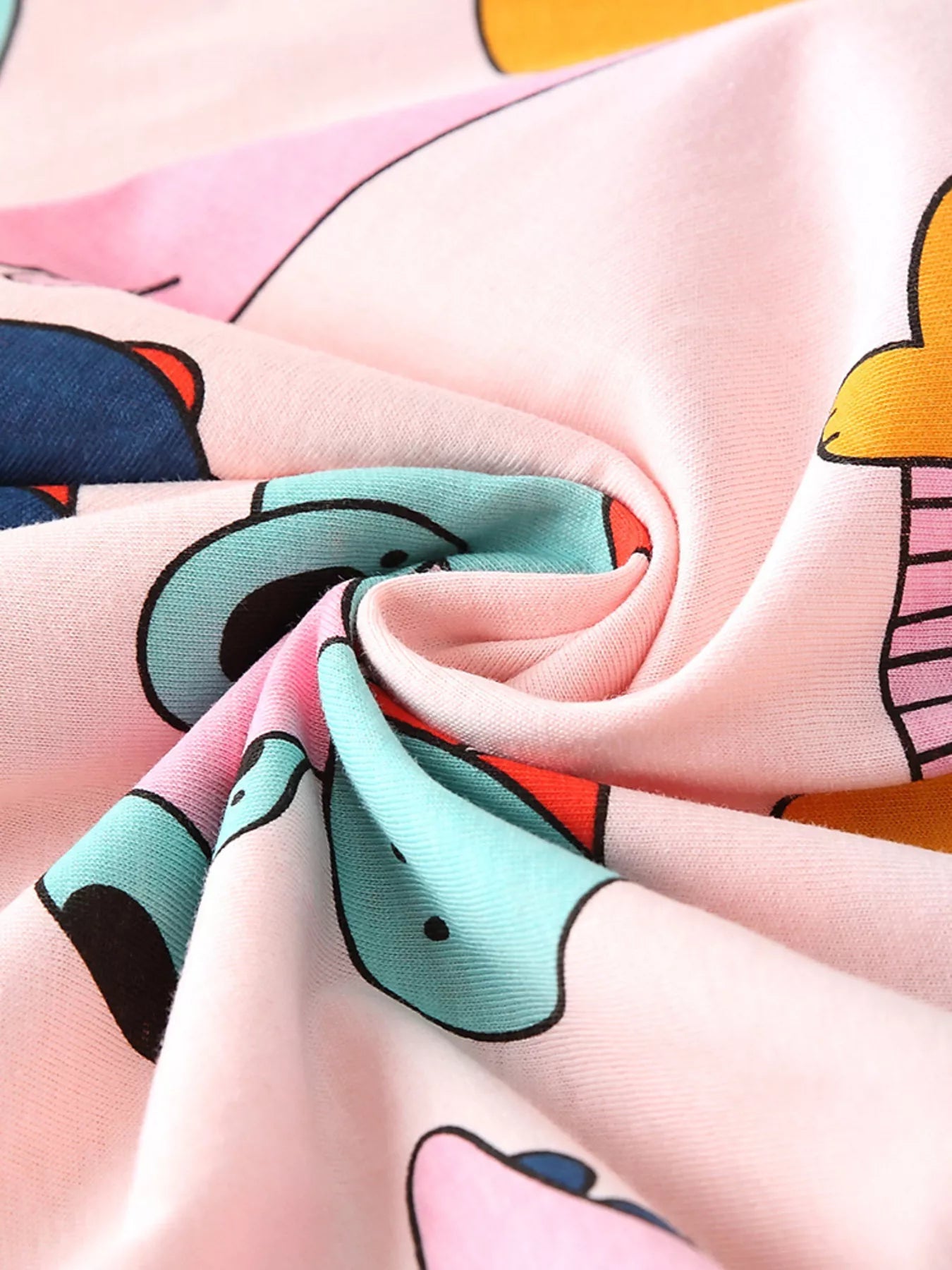 コットンメインのやわらかな生地を使用したキッズパジャマ
