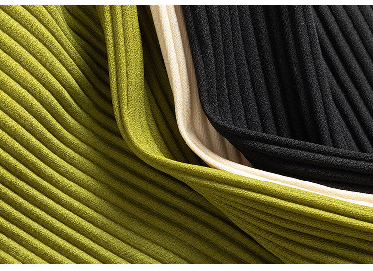 リブ素材の質感が分かるマタニティパンツの生地アップ
