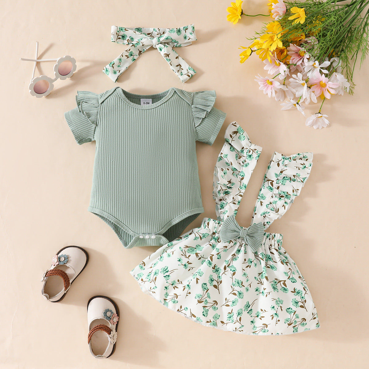 ふんわりおめかしが一瞬で完成する 女の子ロンパース付きサスペンダースカート3点セット 花柄リボンヘアバンド ニット素材 ポリエステル 0〜18ヶ月