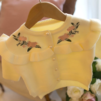 ピンクカラーの花刺繍ベビーセーター
