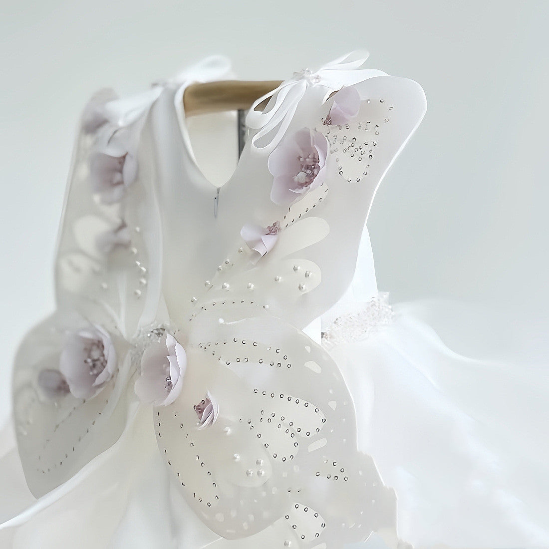 ポリエステルとコットン裏地のワンピース
