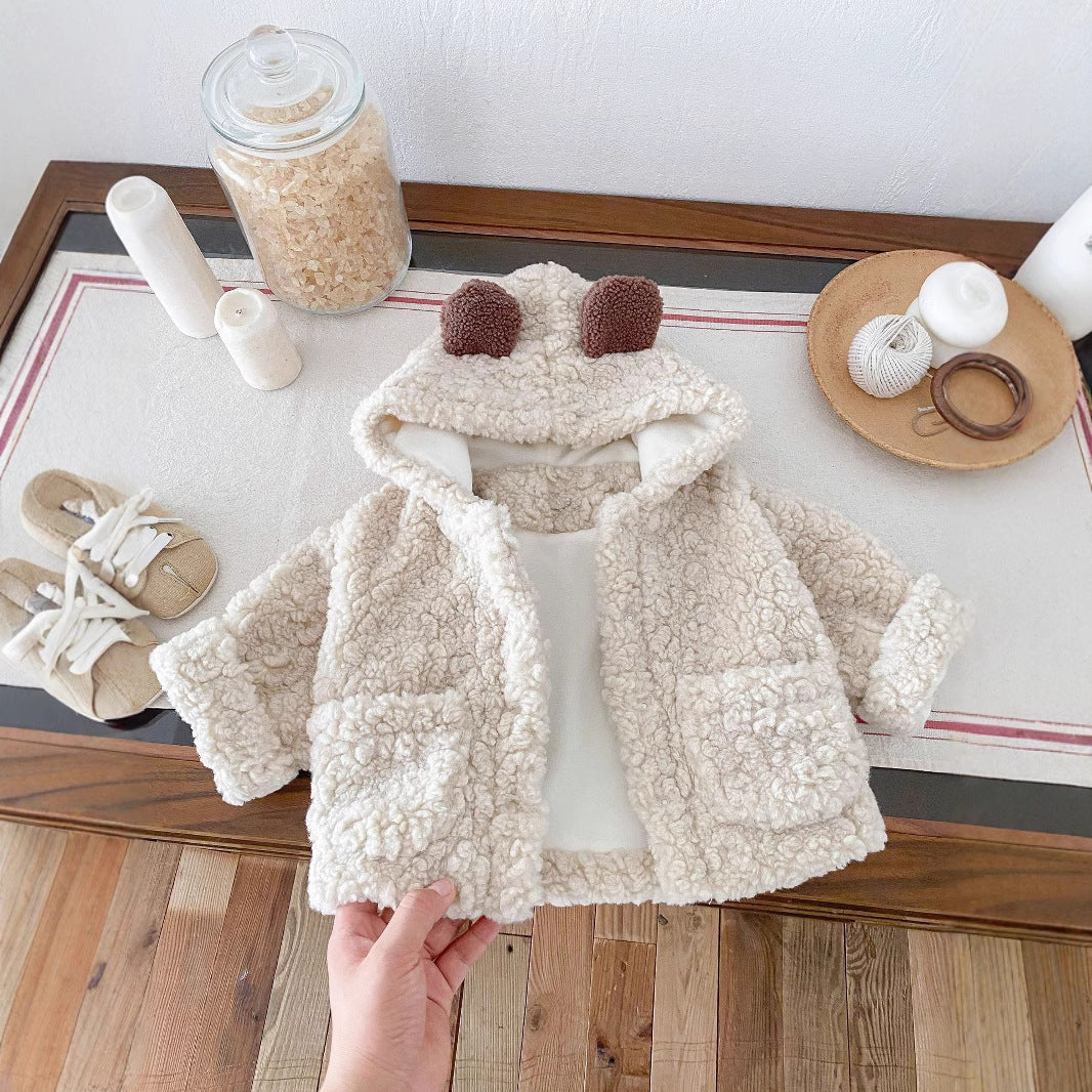 冬のお出かけにぴったりな厚手ベビー服
