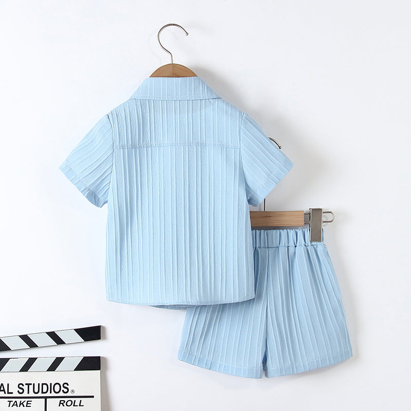 さらっと軽い着心地で夏のきちんと感が叶う 男の子半袖シャツ＆ショートパンツセット 立体ストライプ風デザイン シングルボタン ポリエステル 90〜150cm