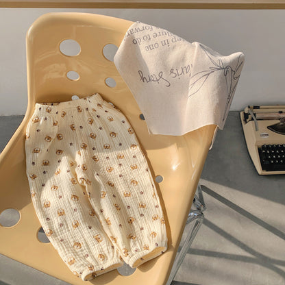 韓国風スタイルに合わせやすい総柄コットンハーレムパンツ
