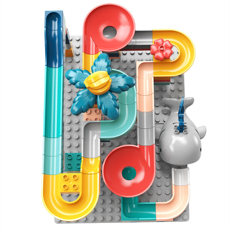 カラフルなレールパーツを組み合わせたDIYスライドウェイトイの全体画像
