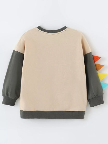 袖口と裾リブがフィット感を高める子ども用長袖スウェット裾部分アップ
