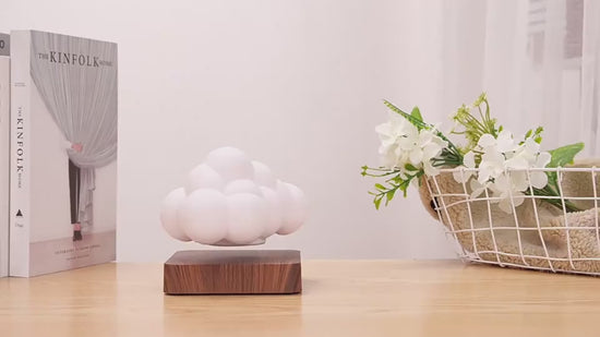 宙に浮かぶ磁気浮上クラウドライト
