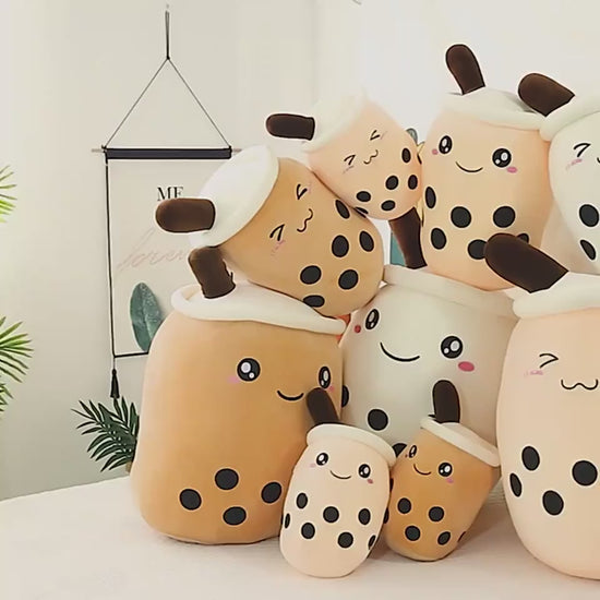 棚に並べたタピオカドリンクシリーズ
