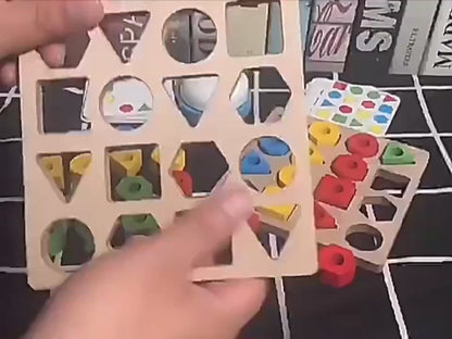 手でブロックを動かして形合わせをしている使用シーン
